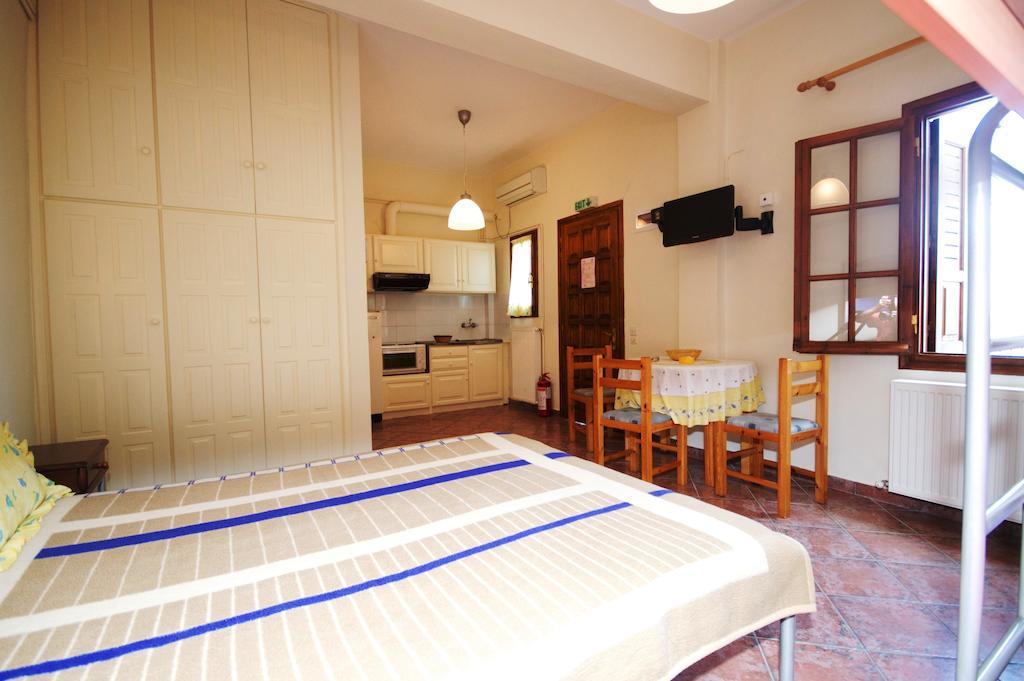 Pantheon Apartment Agios Ioannis  ภายนอก รูปภาพ